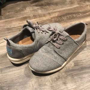 Tom’s Tennis Shoes